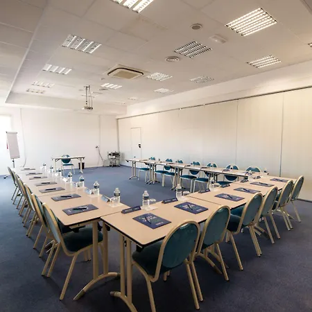 Hotel Campanile A9/a61 3*